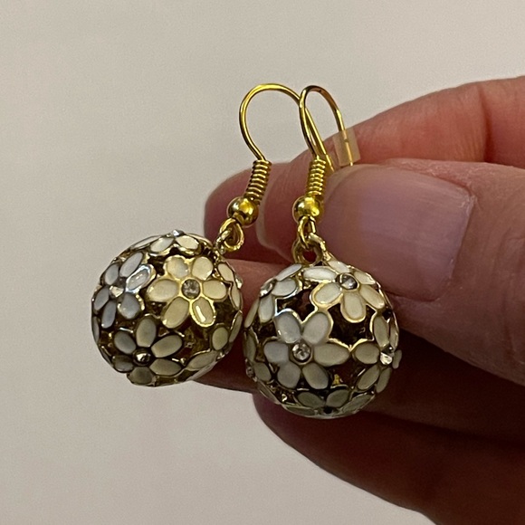 White enamel diamanté floral gold tone drop earrings - Picture 2 of 4